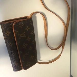 Twin pochette